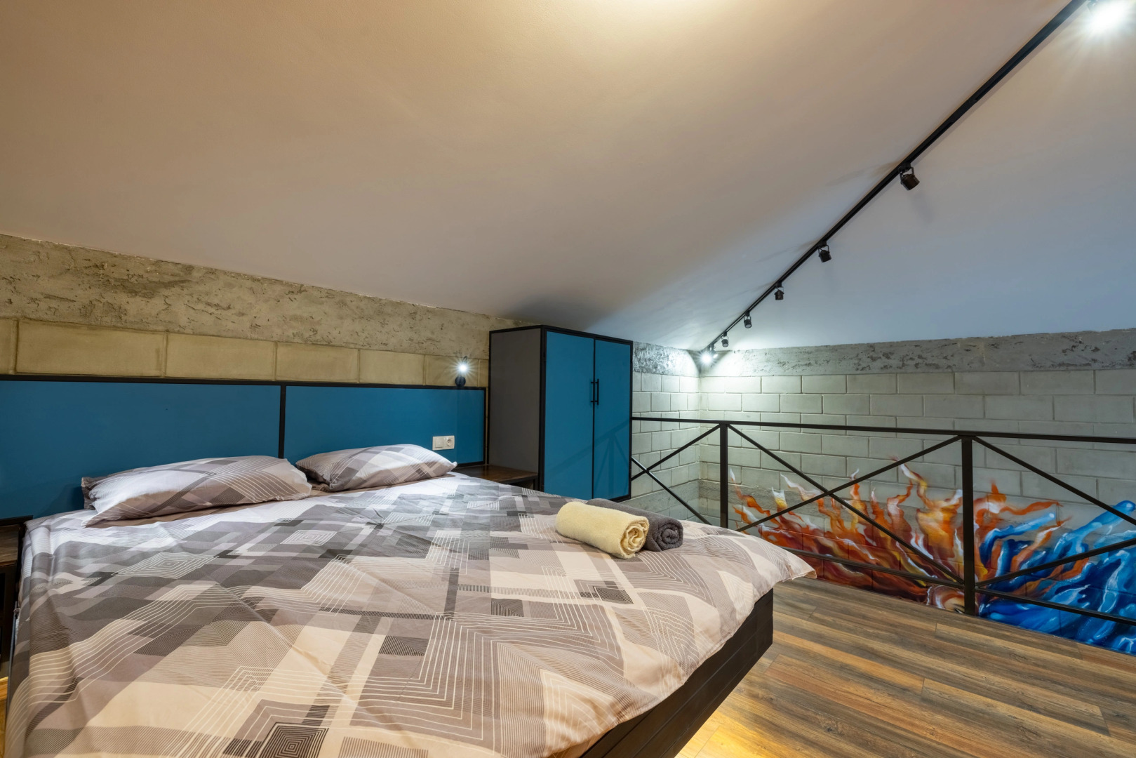 Двухуровневая квартира с сауной Огонь-Вода