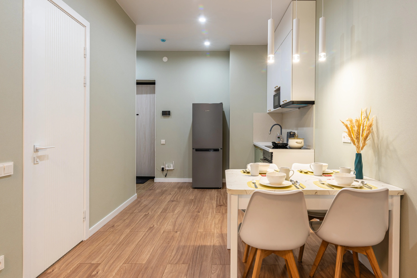 Апартаменты Уютная студия Фисташка в сердце города (170)