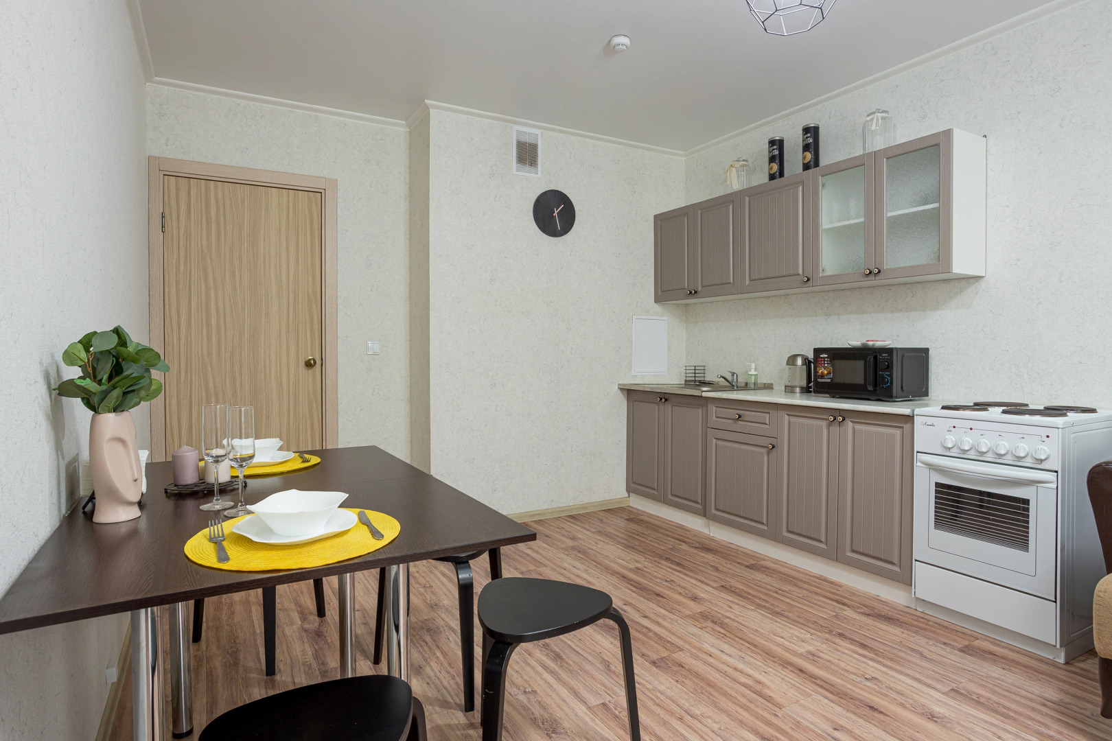 Квартира на Генерала Трошева 25