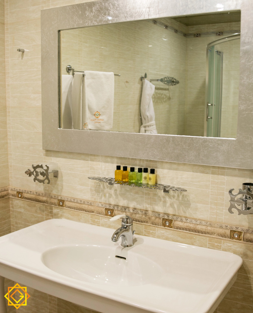 Отель Ganjali Plaza