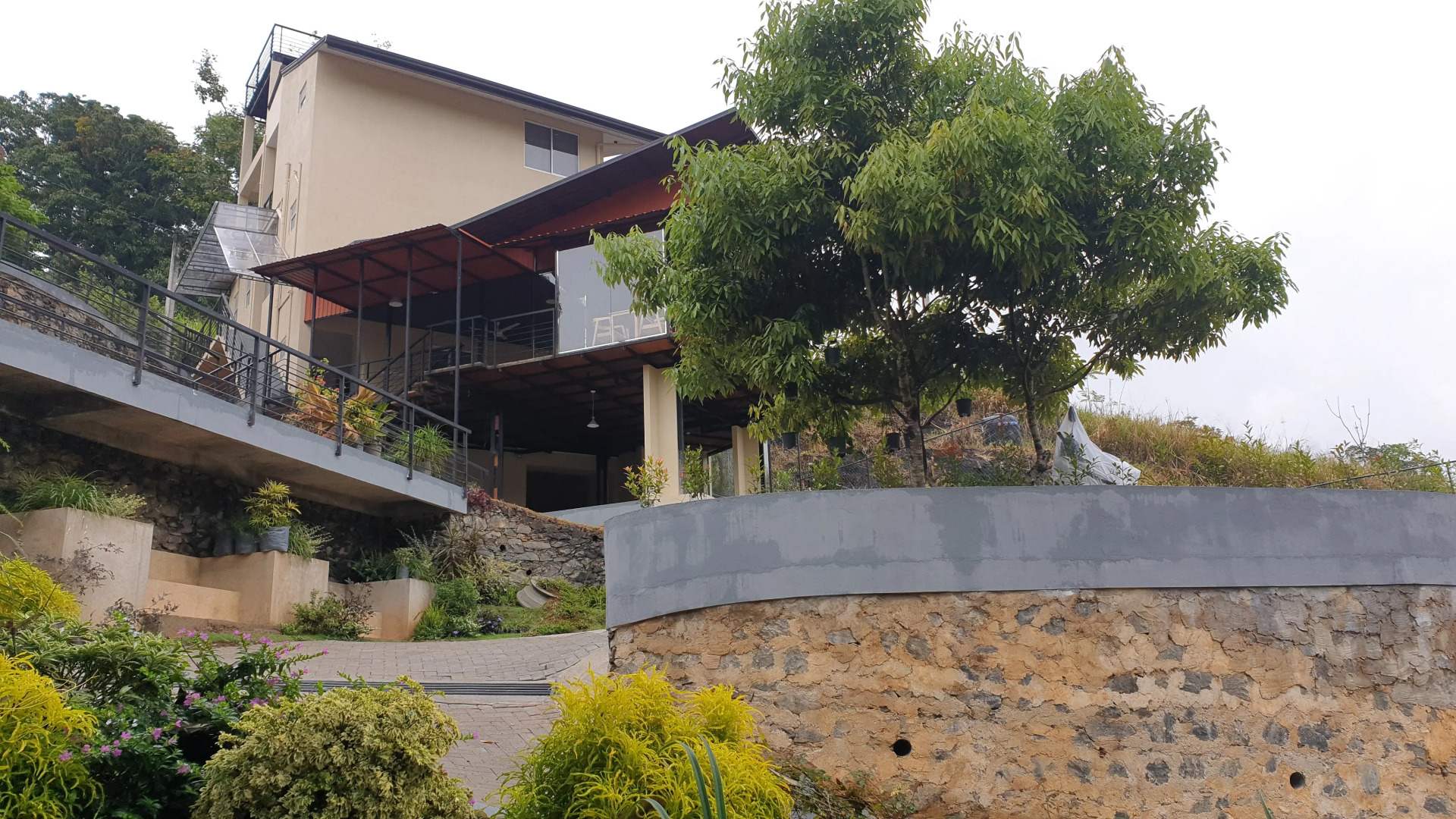 Отель The Cubes Ella