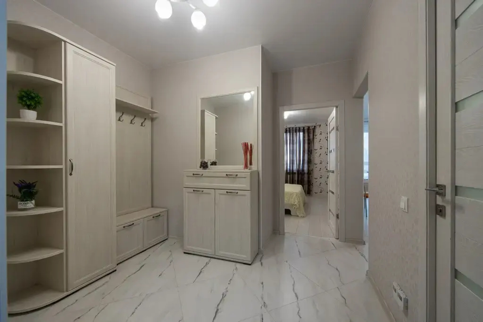 Квартира от компании Хоум Отель на Ново- Садовой 106Г