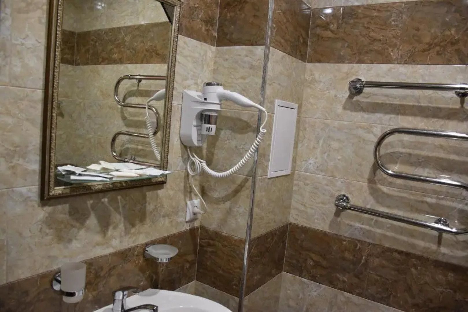 Отель Снежный Барс