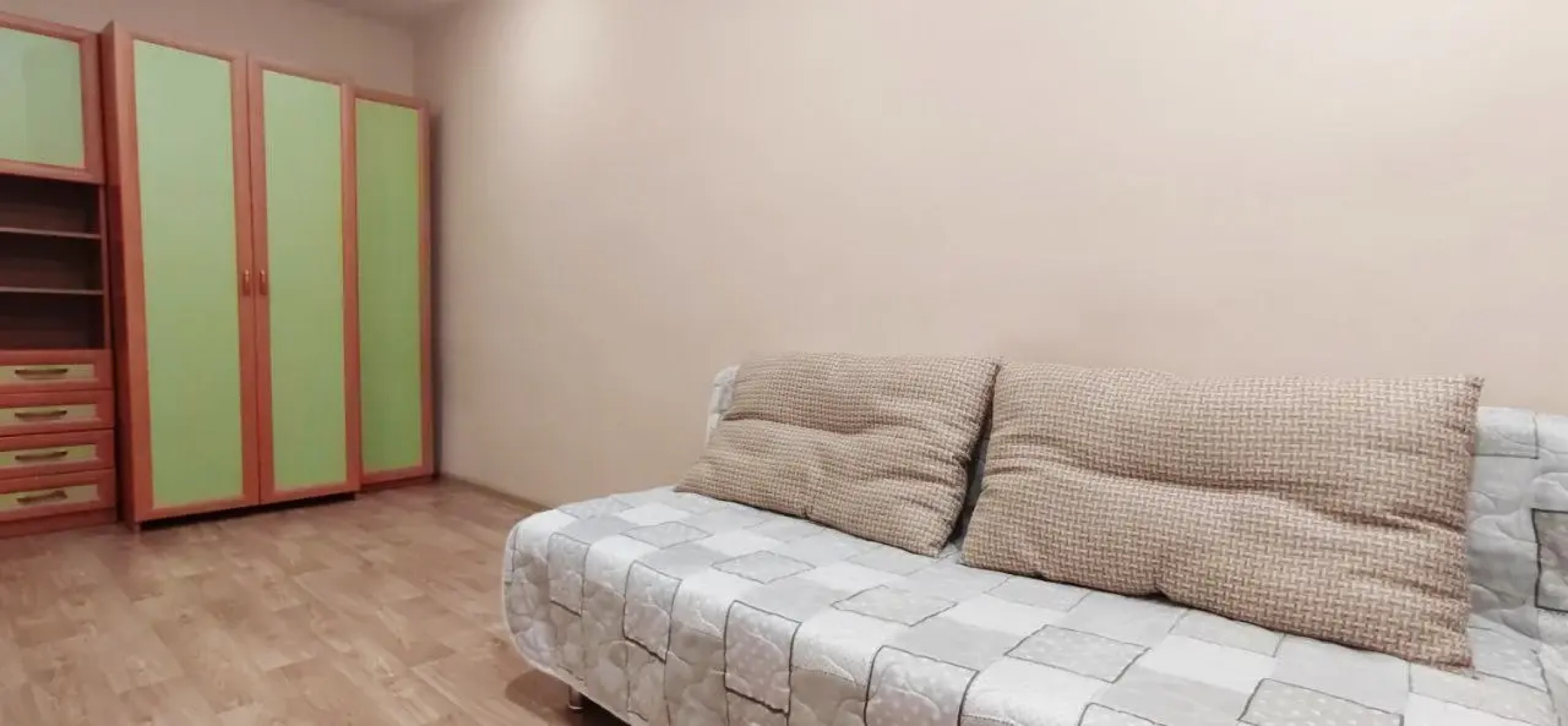 Двухкомнатная квартира на улице Марата 6