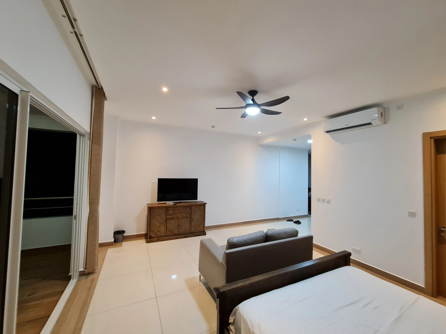 Апарт-отель Royale Suites Luxury Apartment