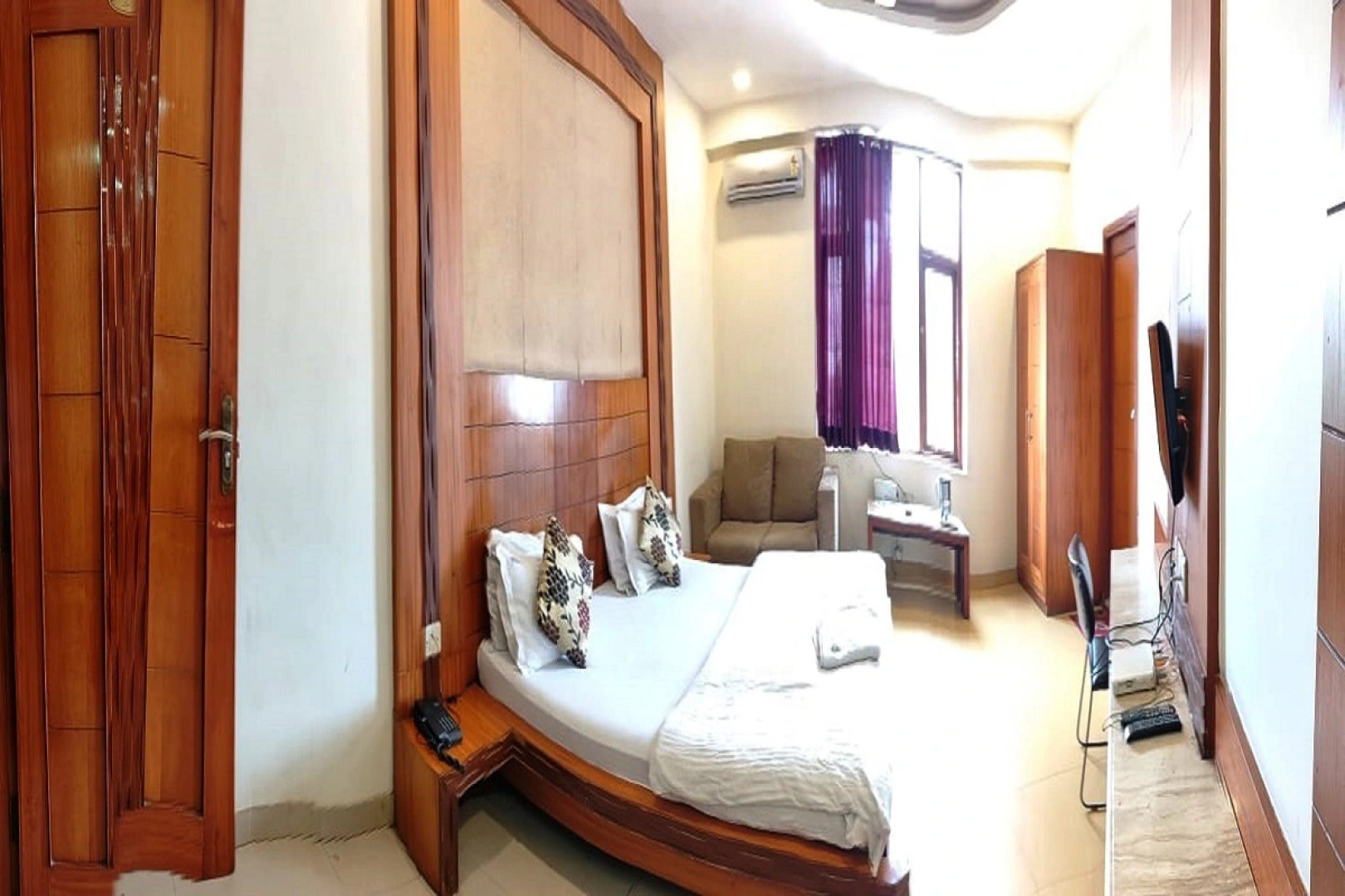 Mandakini Plaza Hotel