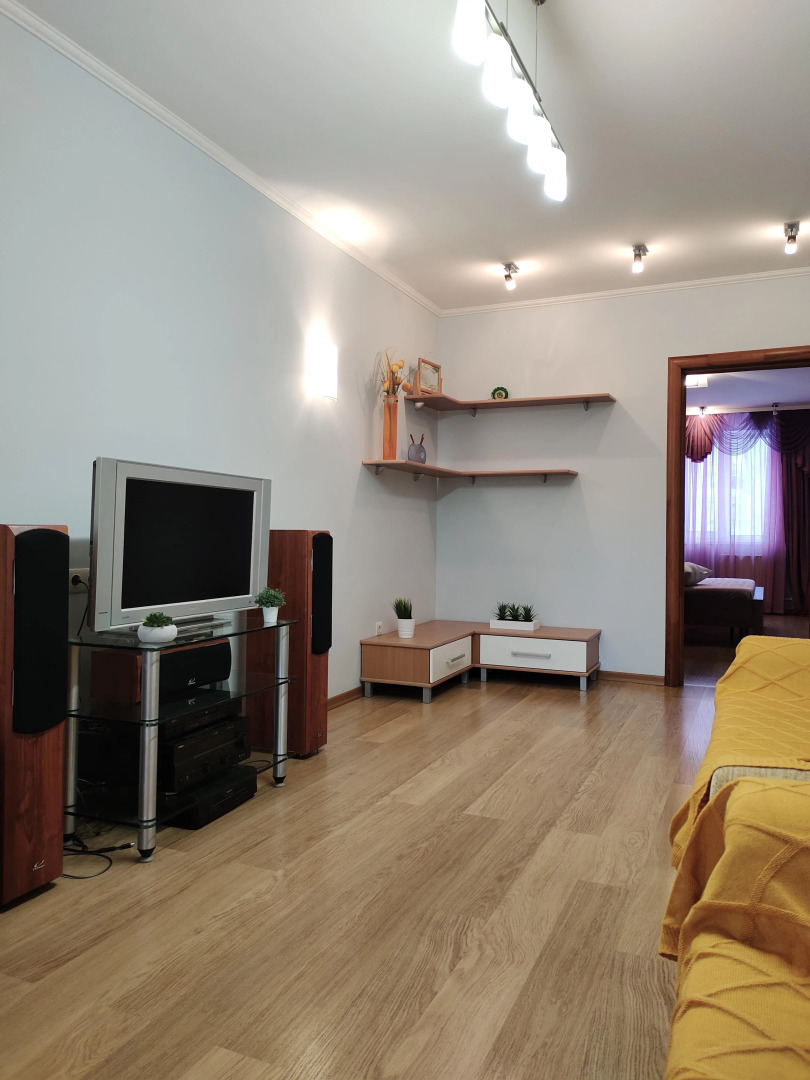 Квартира на Бикбая 23/2. Просторные трёхкомнатные апартаменты на 6 гостей.