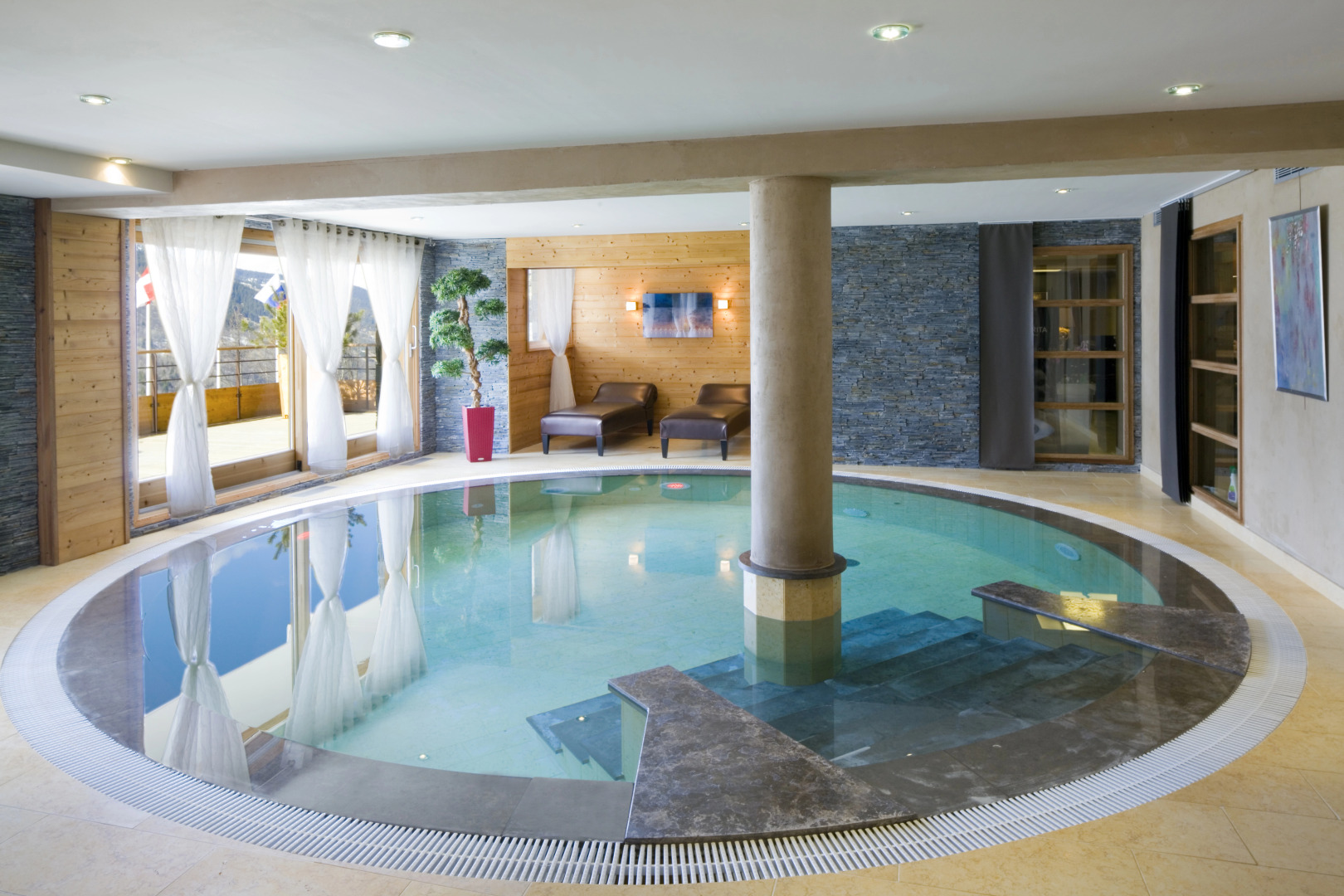 Отель L'HELIOS & SPA