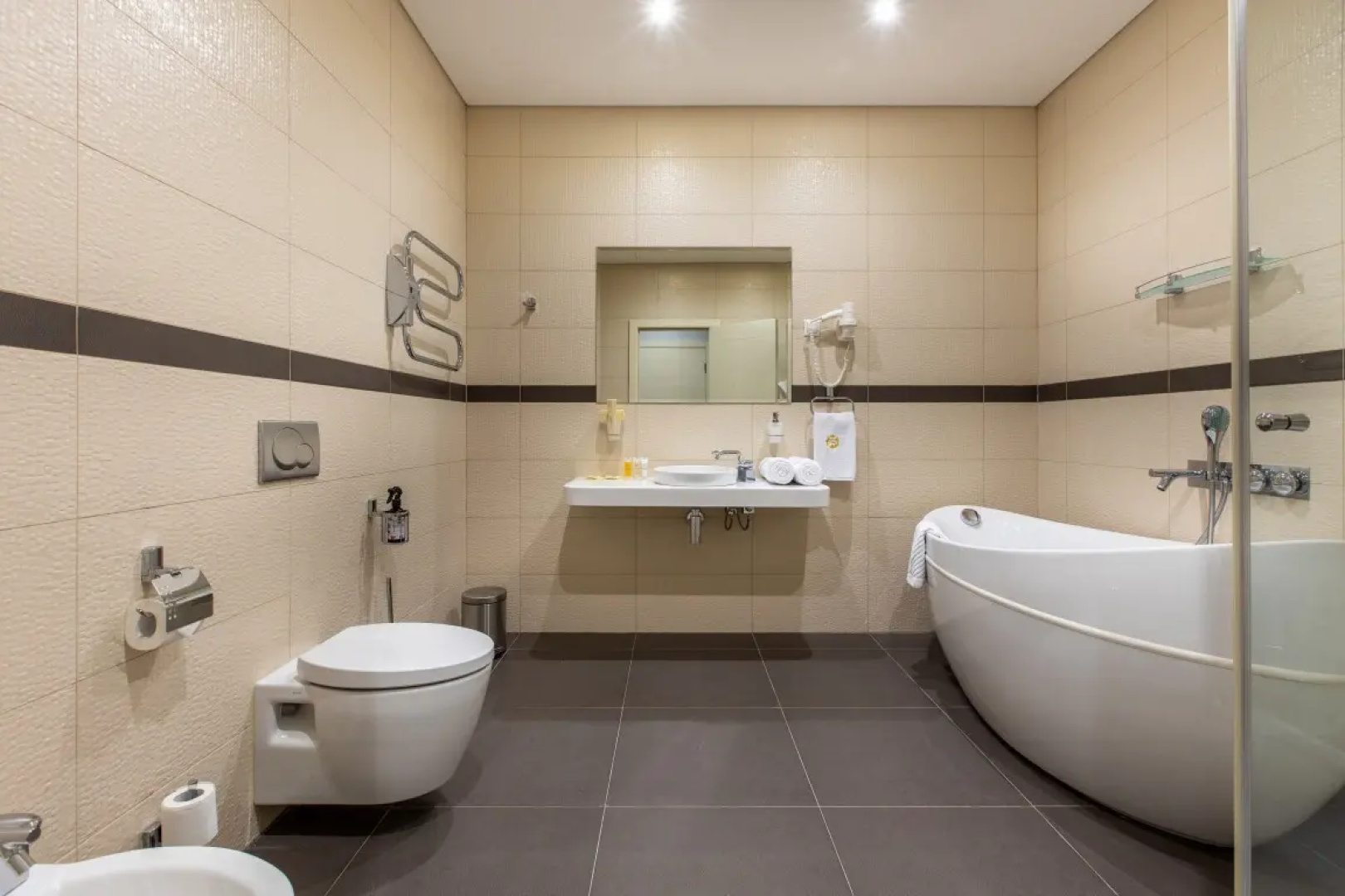 Rockmond 58 Junior Suite 9