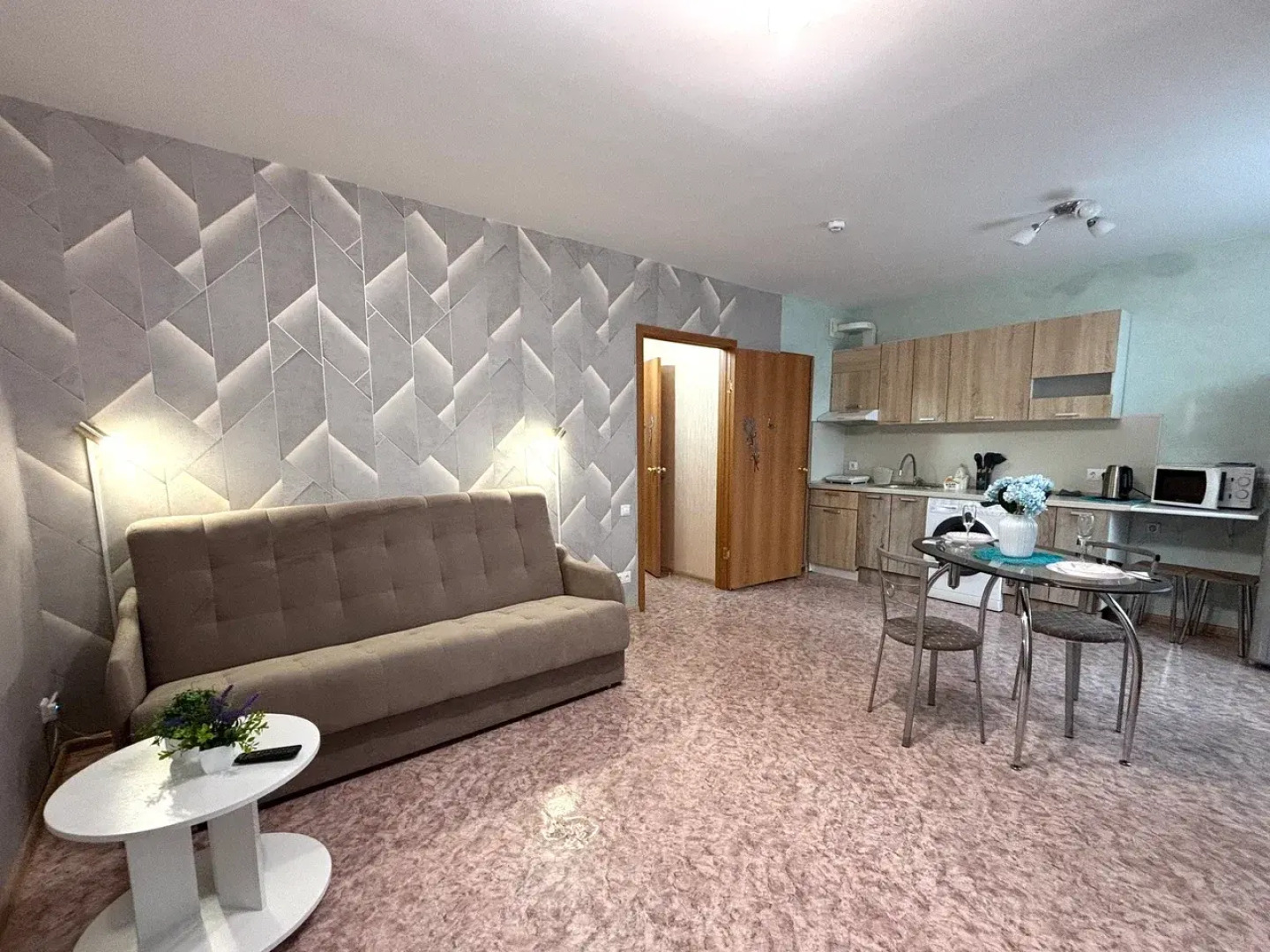 Апартаменты BestHome Двухкомнатная квартира Golden Sunshine на Волге