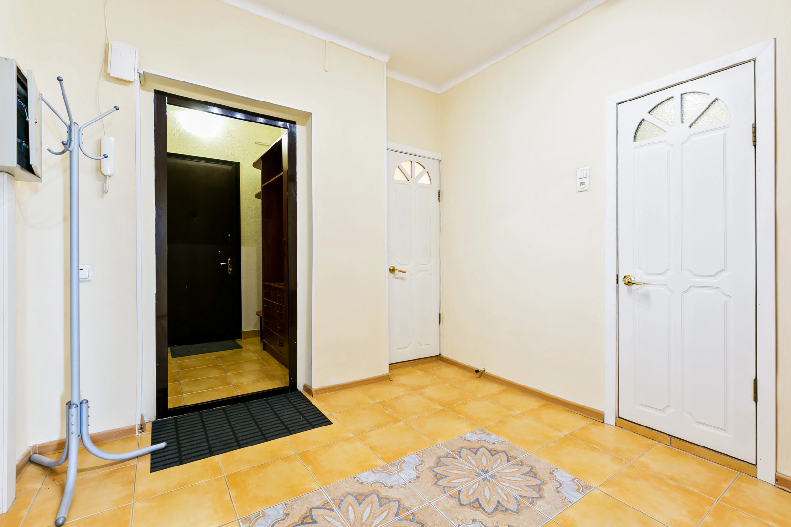 Double Tower Apartment on Dmitry Ulyanov St