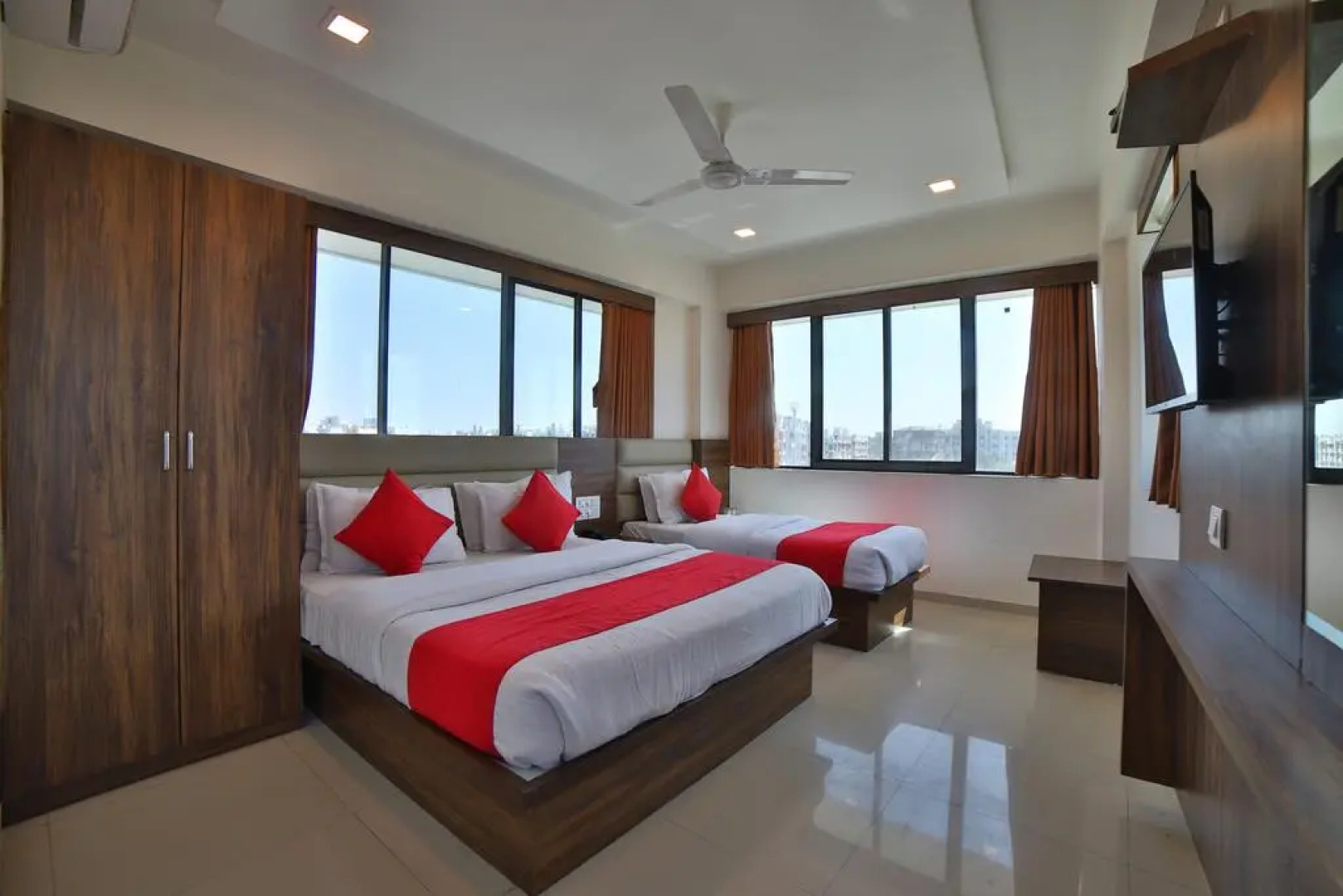 Отель Sunstar Inn by Sky Stays