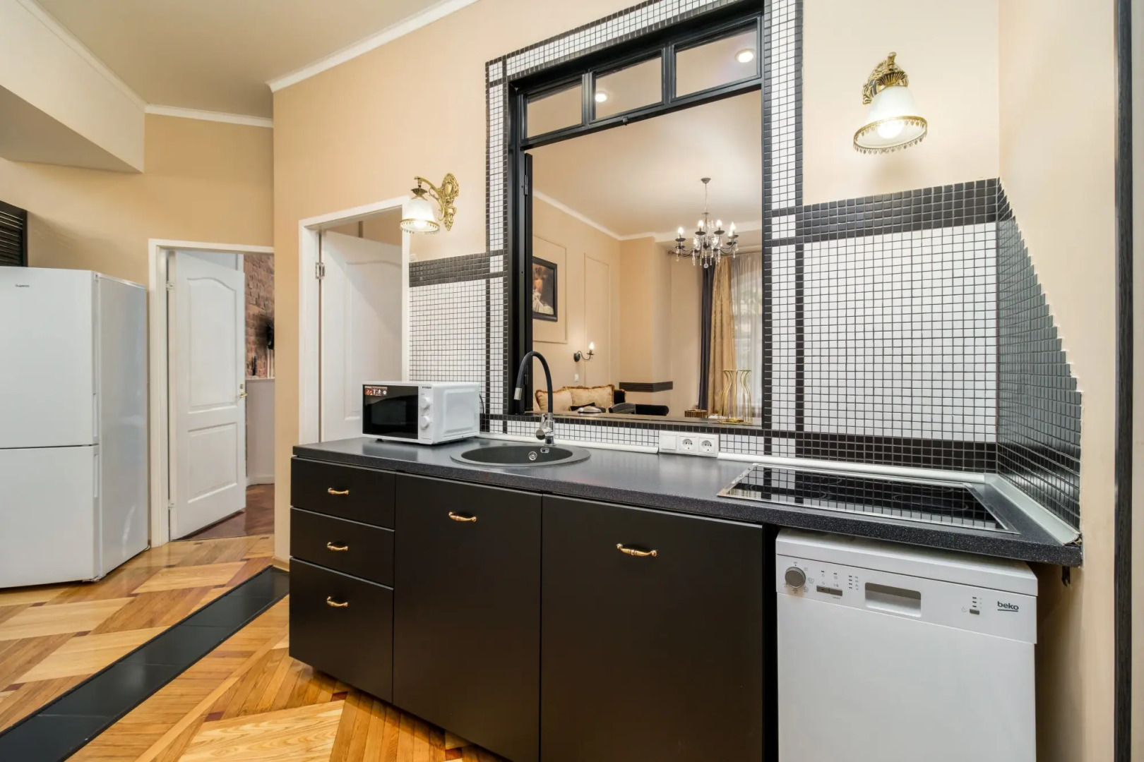 Апартаменты Лофт у Площади Восстания 5 спален