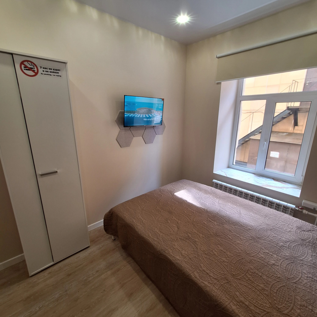 Квартира студия, 12м2,  1\6 эт., Актру