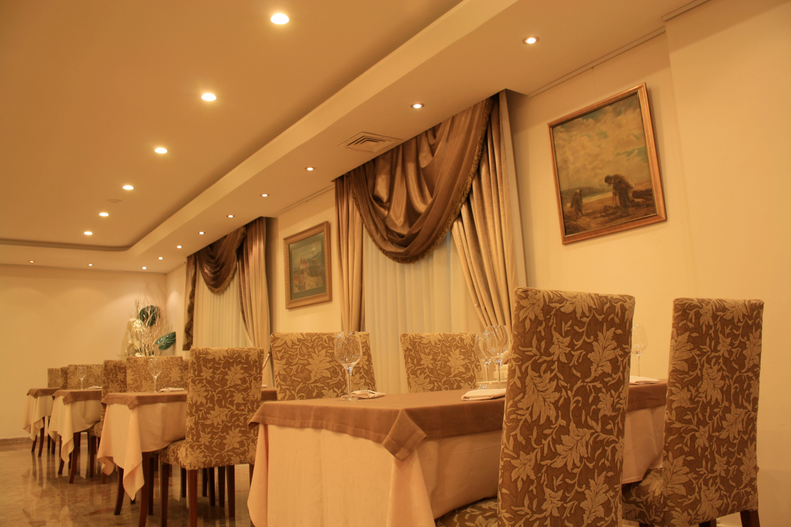 Отель Атропат