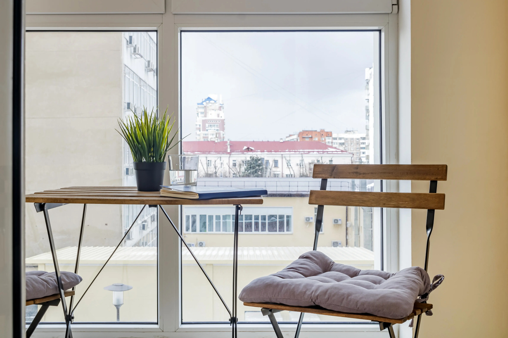 Апартаменты в спокойных тонах ЖК Большой Lounge балкон удобный матрас