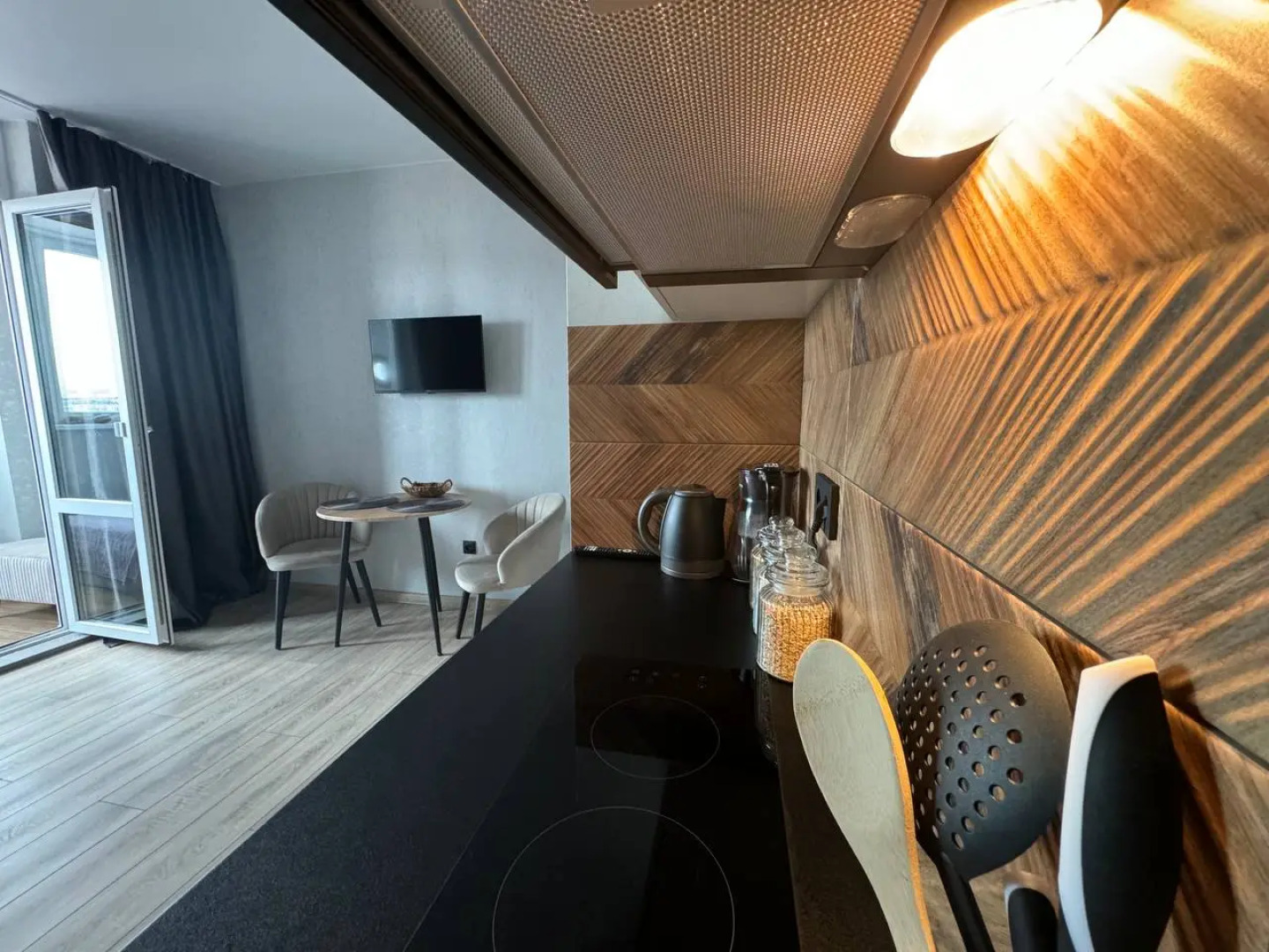 Апартаменты Семейные с красивым видом недалеко от парка Галицкого 1