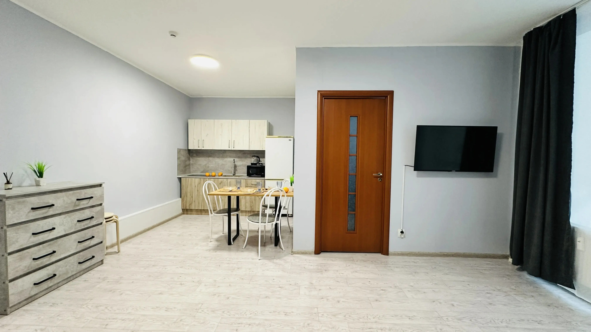 Квартира Большая Однокомнатная у Балатовского парка