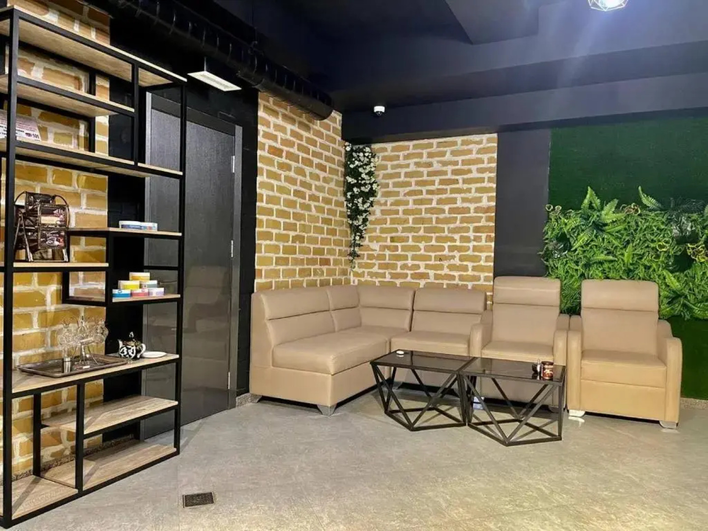 Отель Alpha Plaza