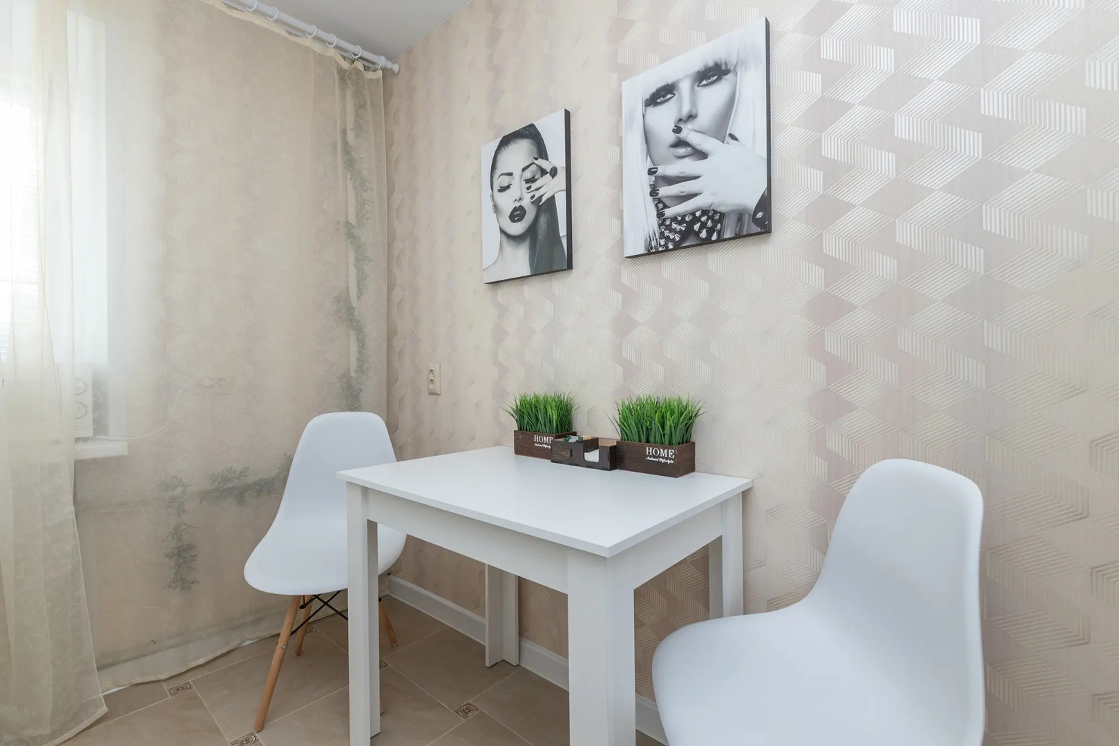 Апартаменты HomeHotel Горького 80/1