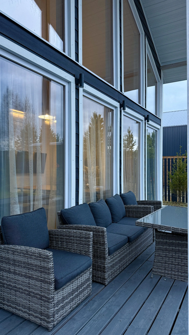 Частный дом с бассейном и баней