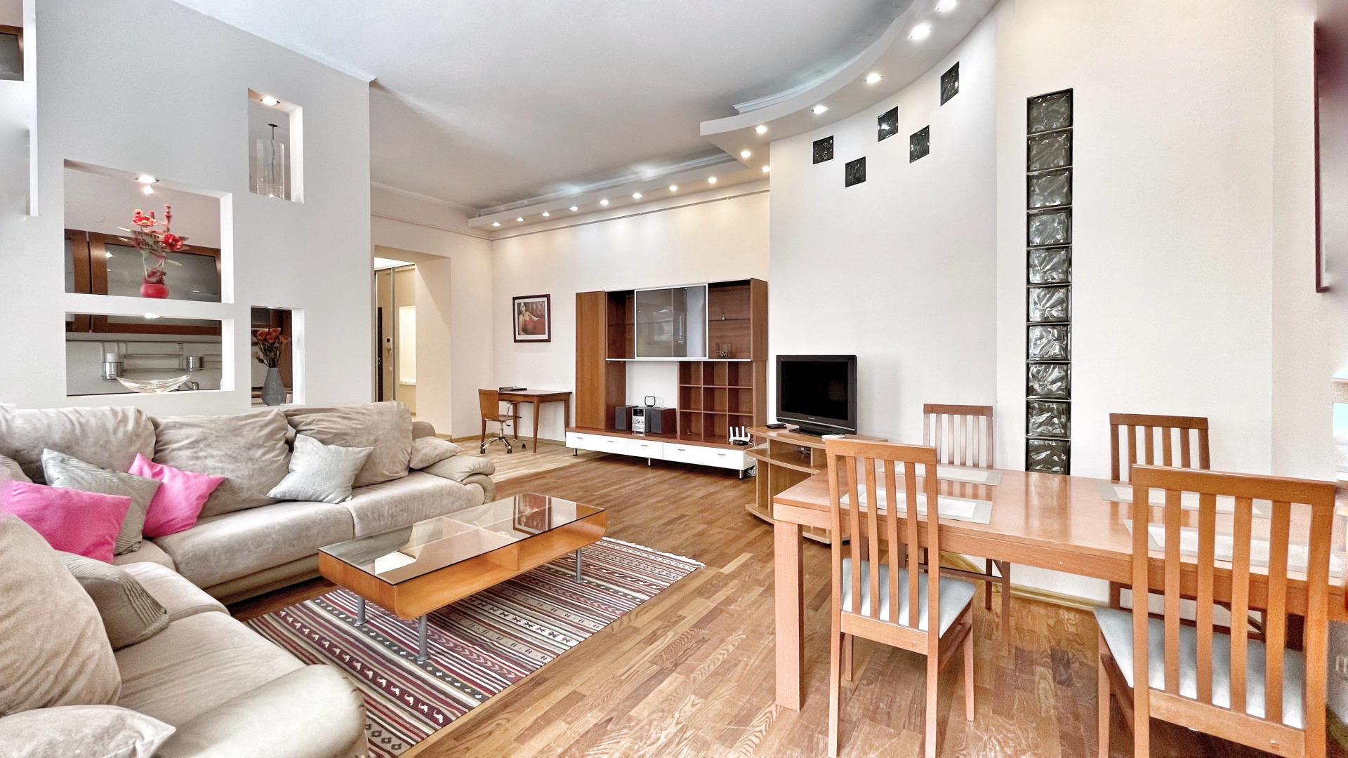 Апартаменты Elite Realty на Караванной 11