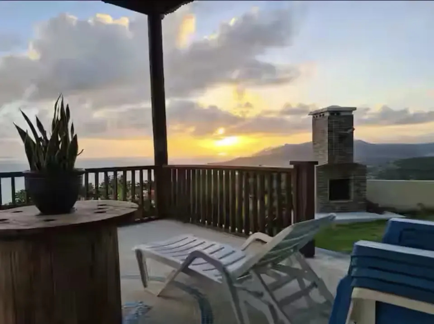 Вилла Breezy Castle с 3 Улучшенными Номерами с Видом на Море и Частным Бассейном