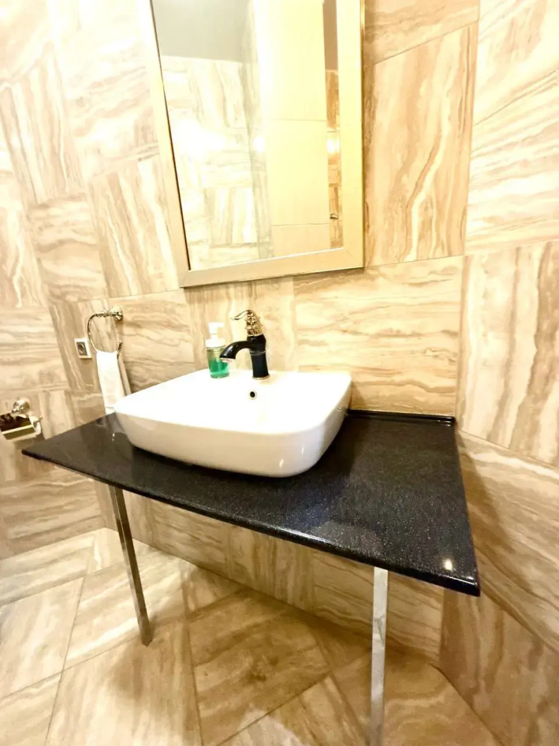 Апартаменты VipHouse Верхнеторговая 4