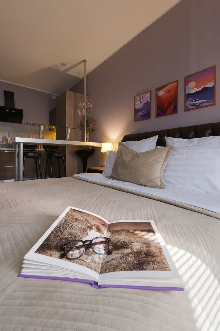 Квартира Лиловая студия на набережной Обводного канала