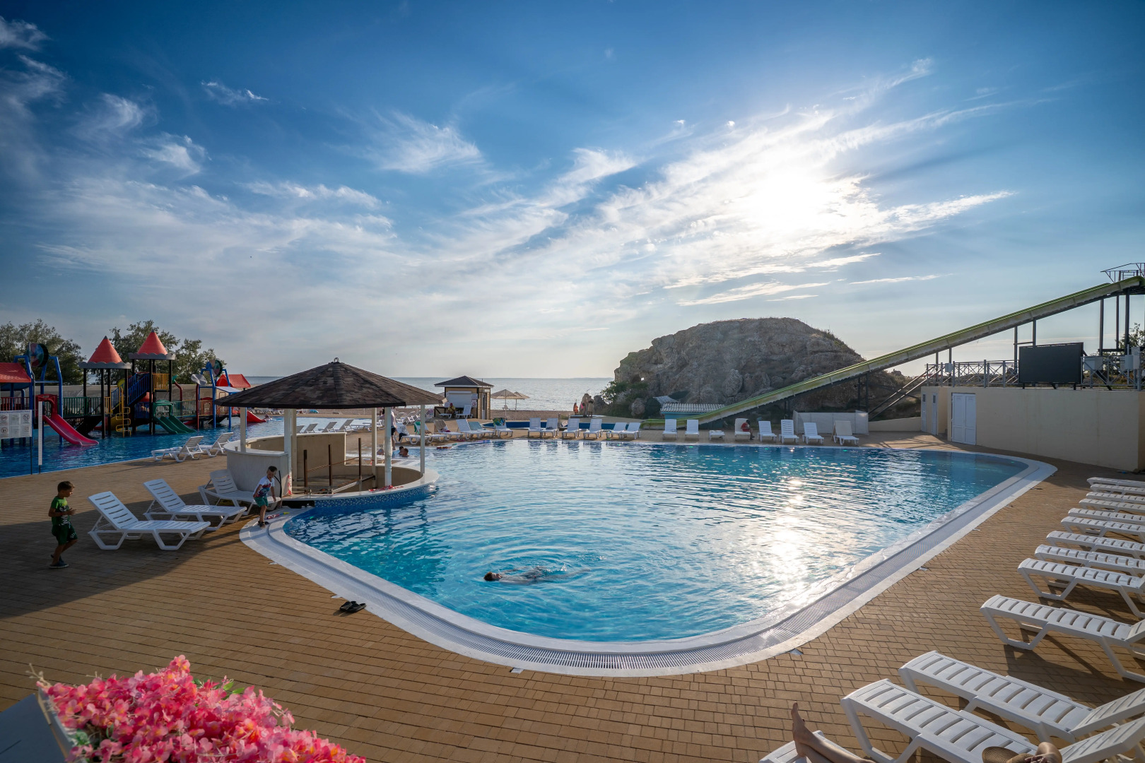 Семейный отель АзовЛенд