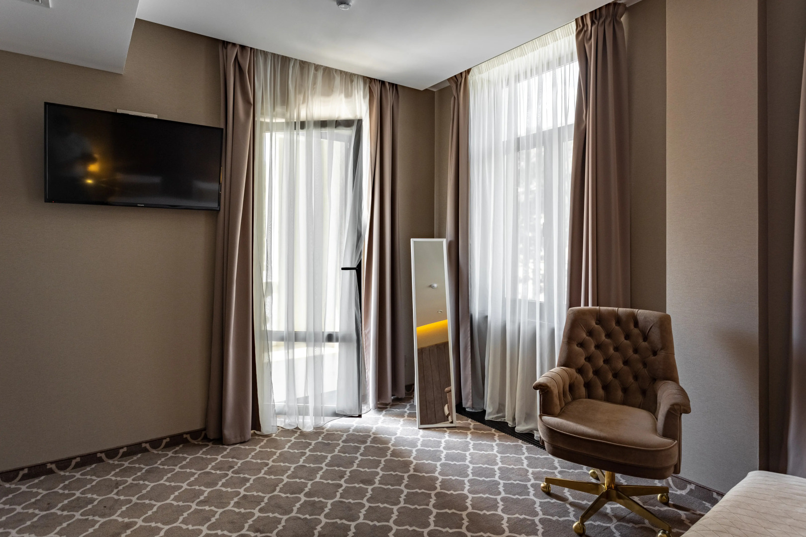 Отель Ирыстон