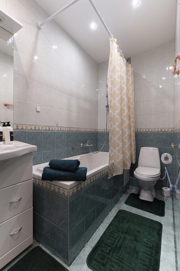 Квартира Двухкомнатная вид на Ботанический сад на 2 этаже