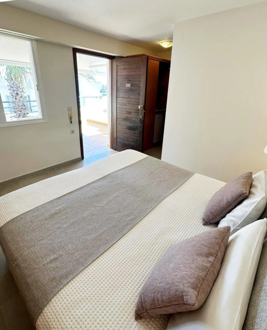 Курортный отель Faedra Beach