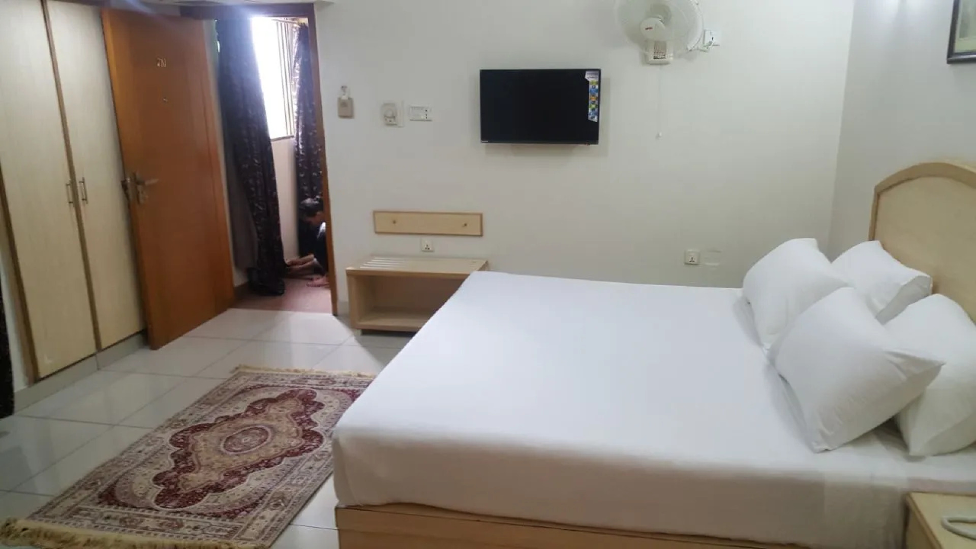 Отель Crown Inn