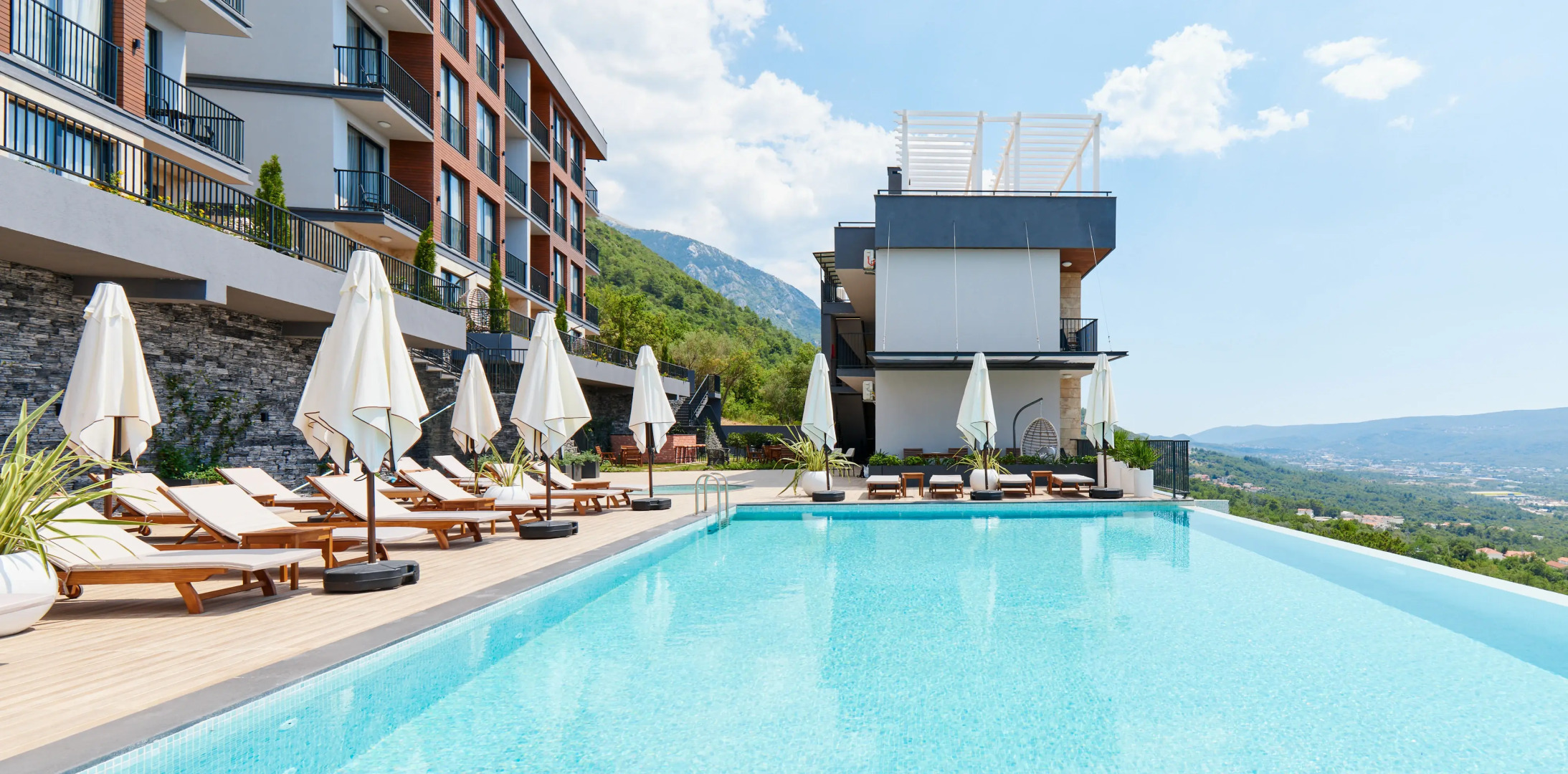 Апарт-отель Bayview Hills Luxury Residences