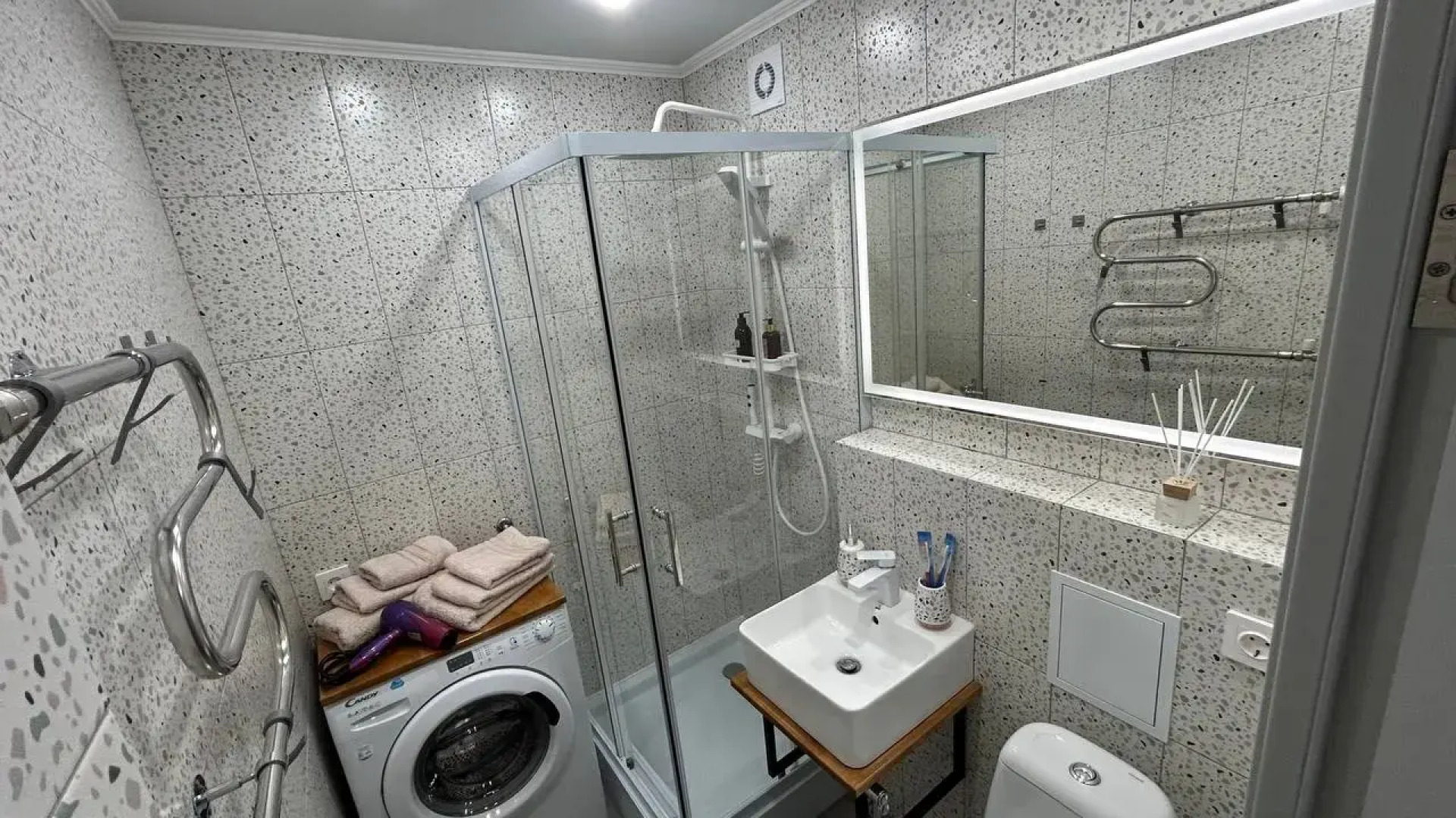 Квартира Стильная с Видом на Кирху Святого Семейства