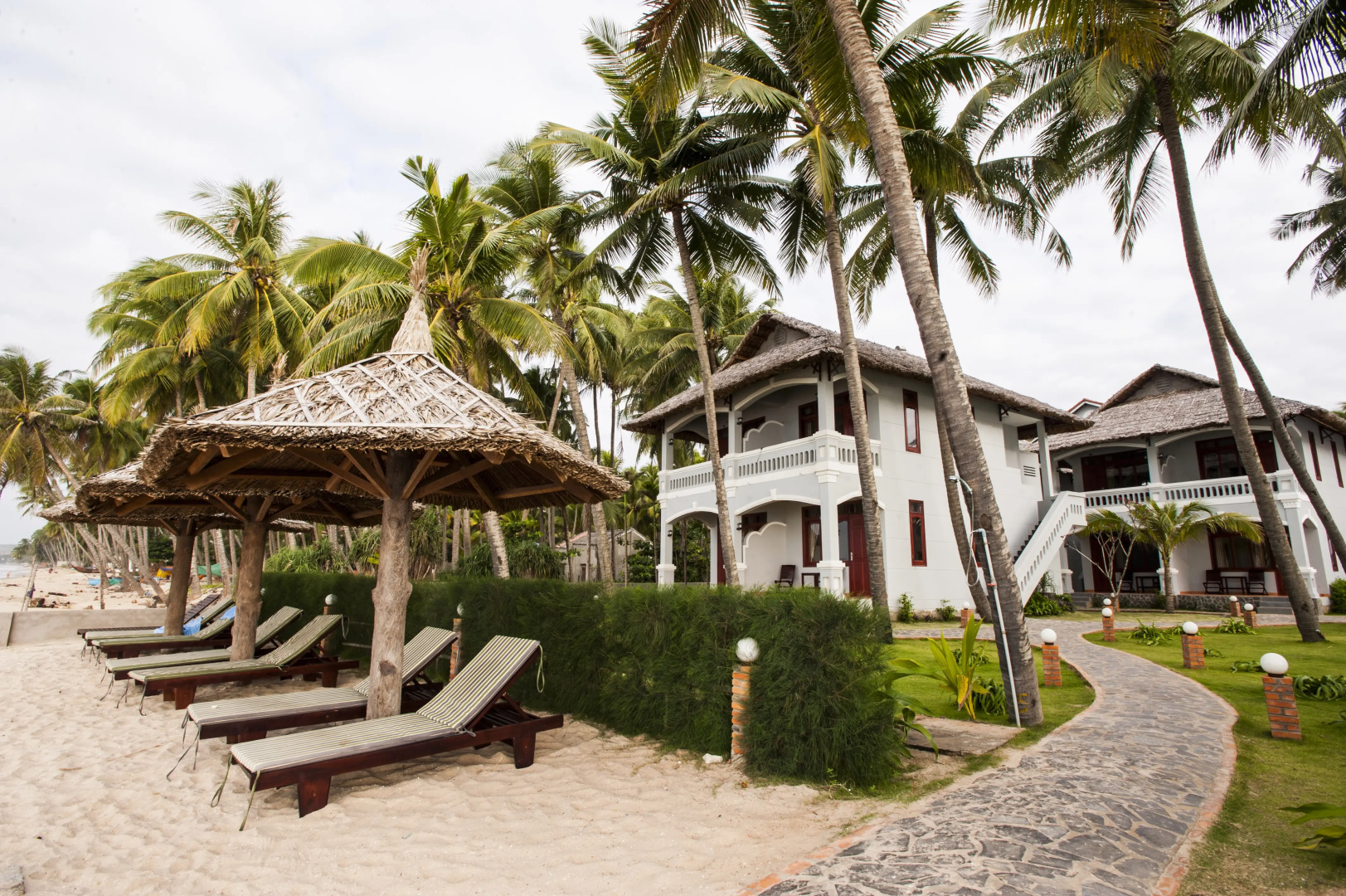 Отель Little Paris Resort & Spa Mui Ne