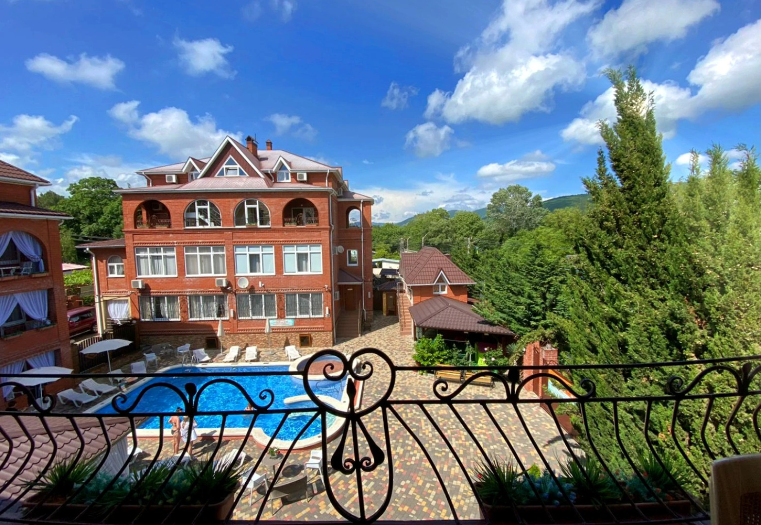 Отель Багира