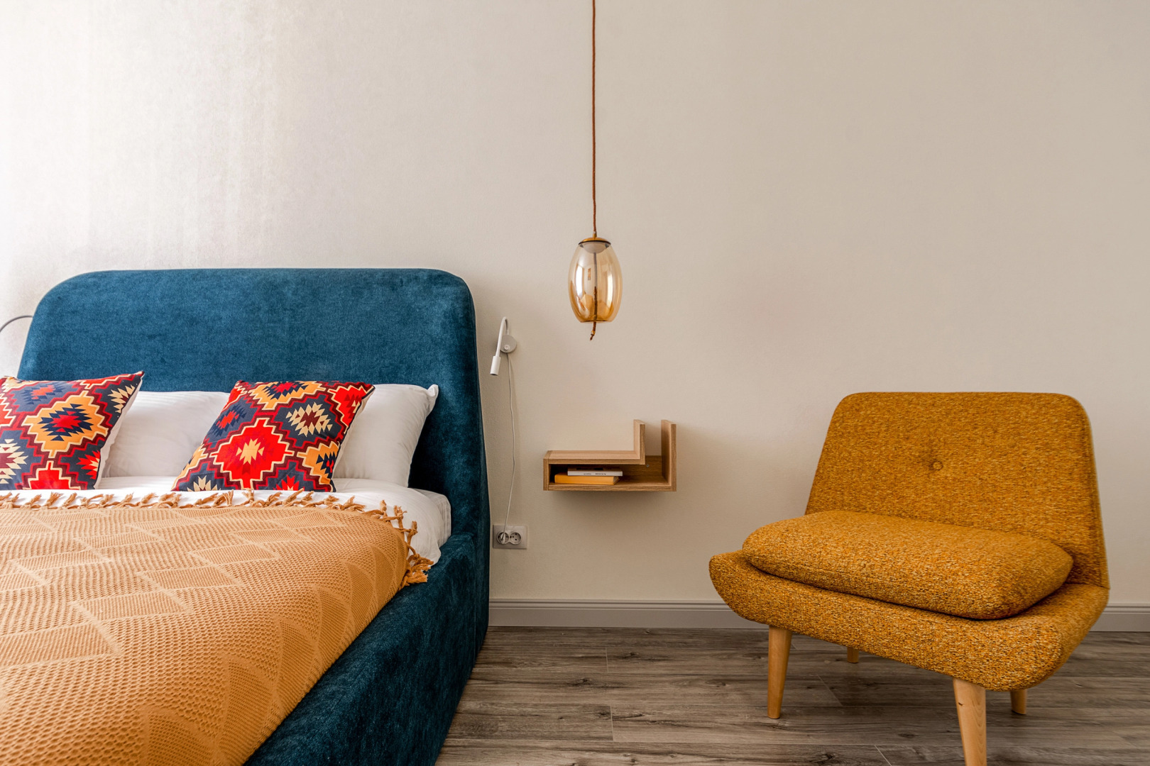 Апартаменты 1896. Дизайнерская Квартира с Тропическим Душем