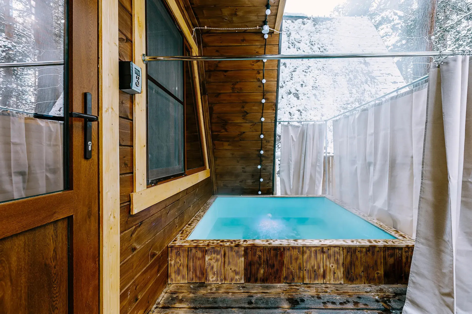 Коттедж с Бассейном в Терсколе от Квартирукинг