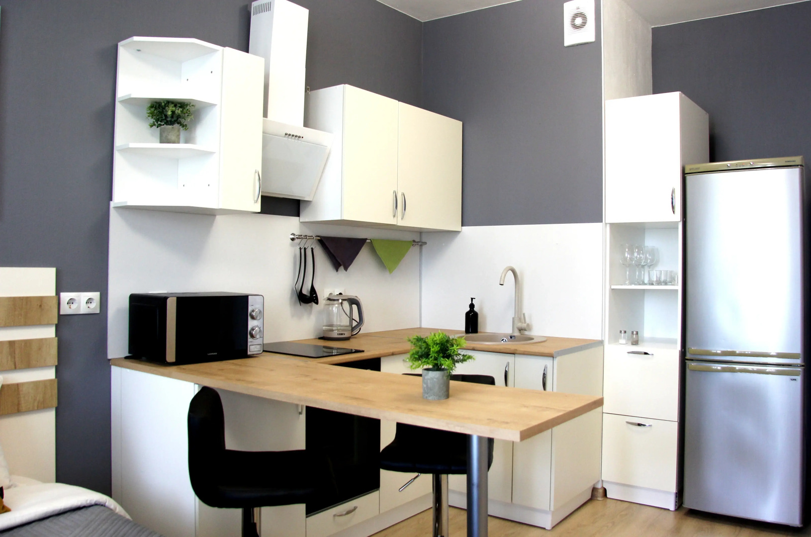 Апартаменты Академика Сахарова 95/2