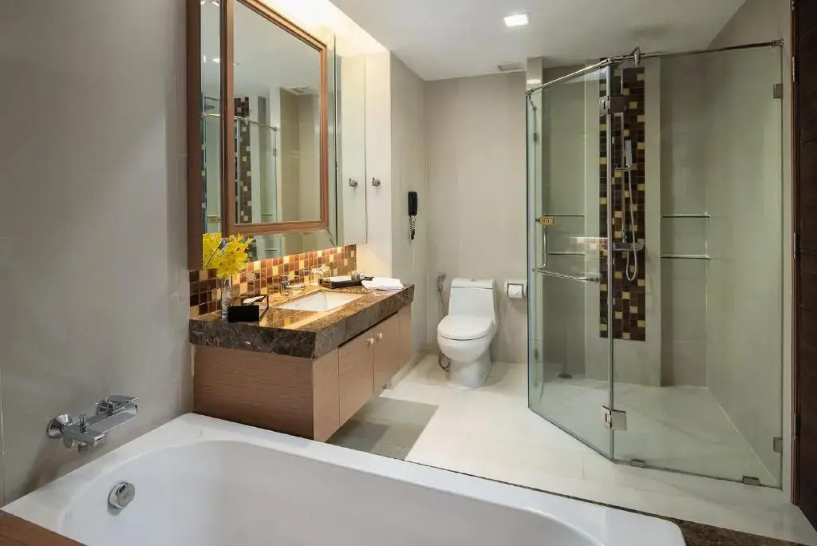 Отель The Berkeley Hotel Pratunam