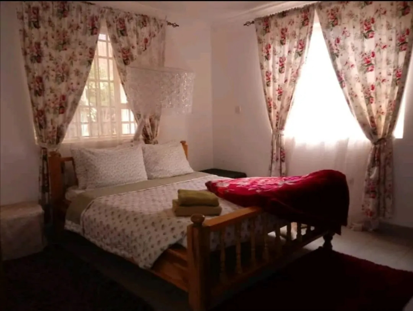 Charming Home / Bed and Breakfast