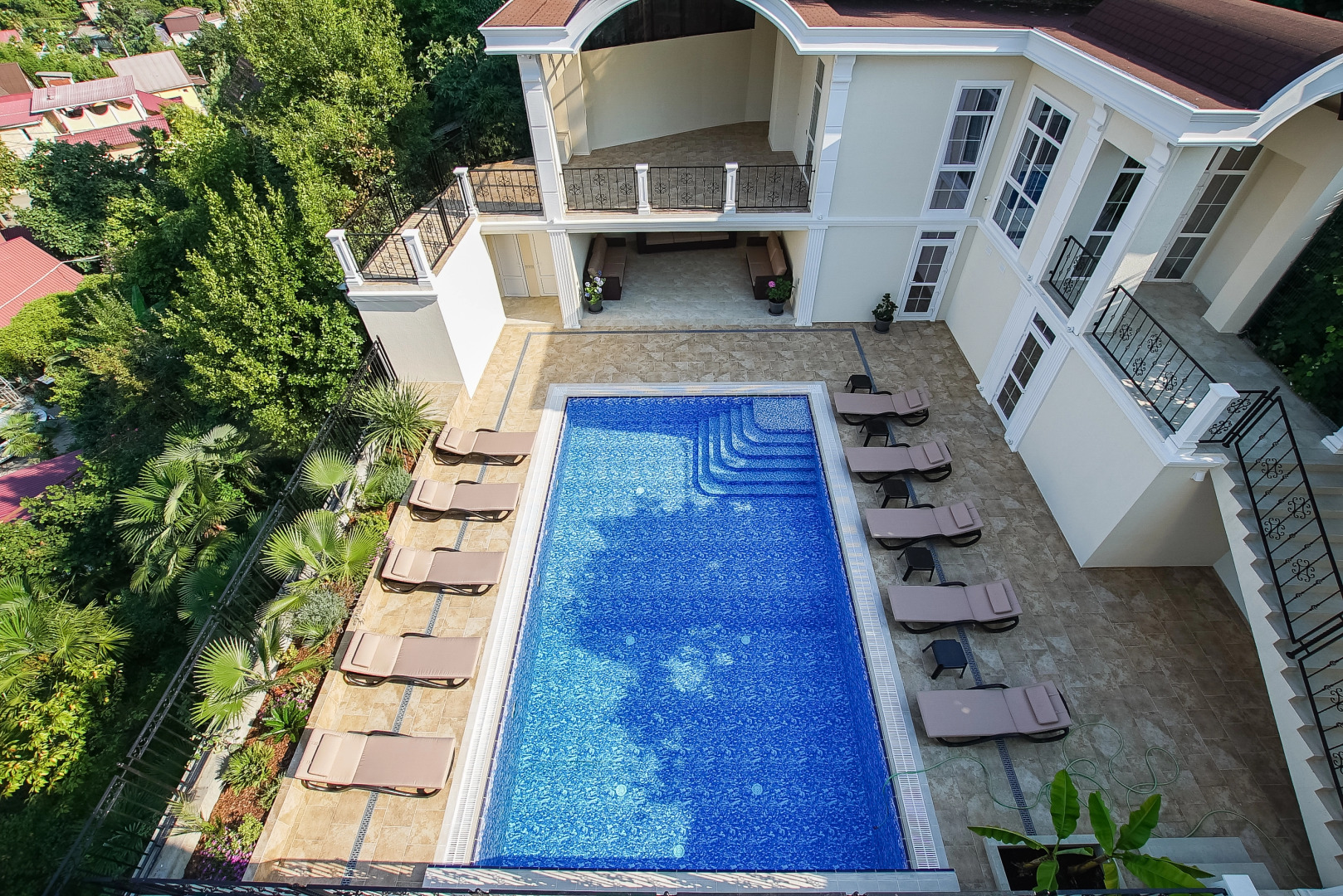 Гостевой дом The White Residence