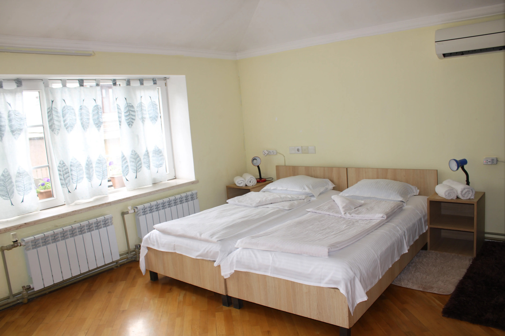 Хостел  JR's House