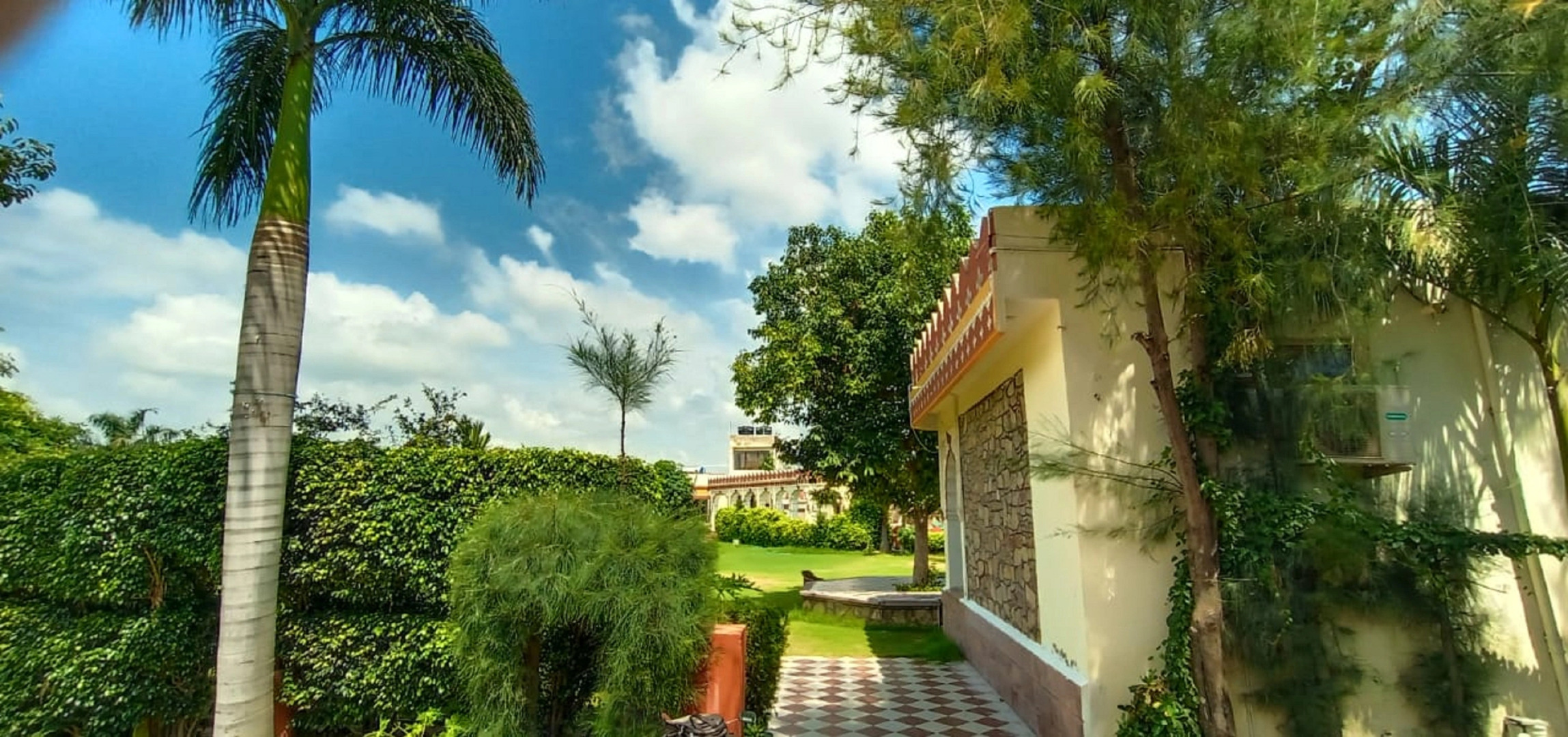 Отель The Country Side Resort