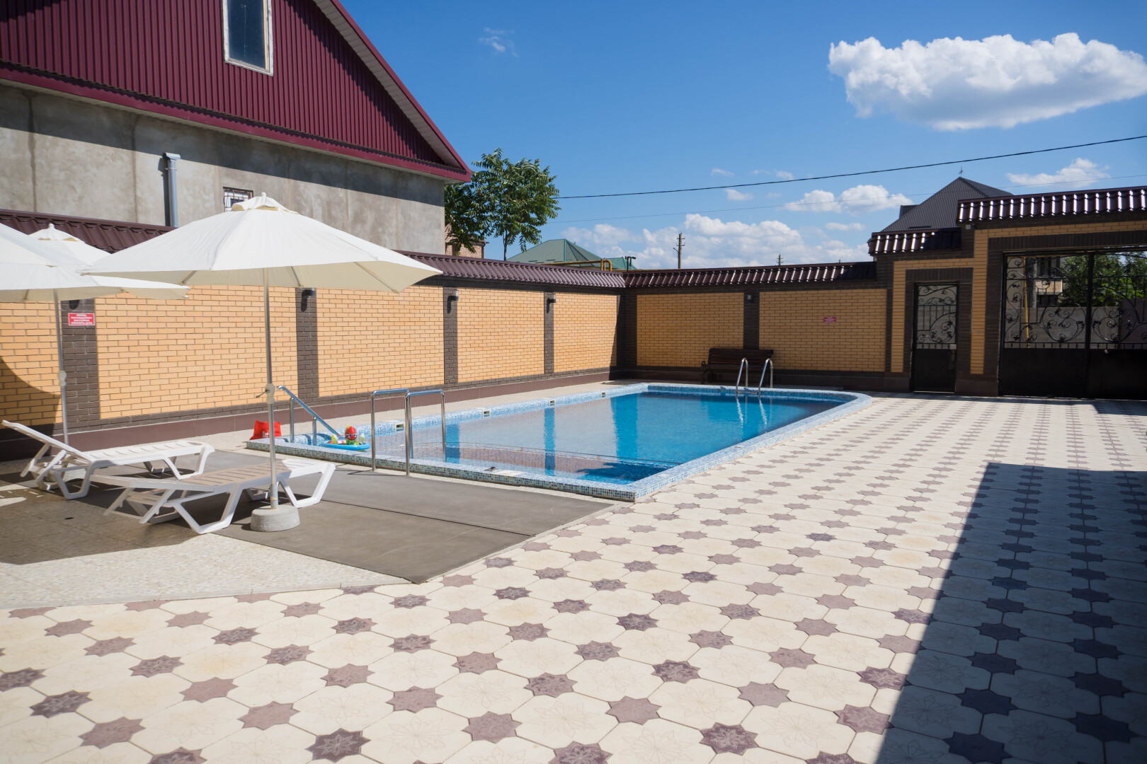 Отель ДеЛюкс