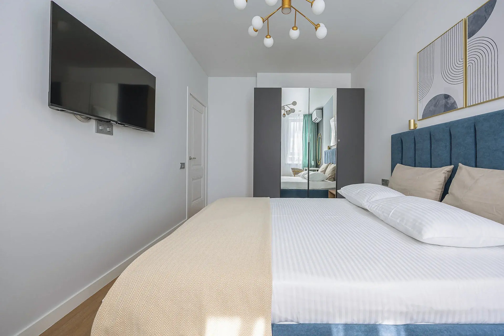 Апартаменты Дизайнерские с кухней гостиной