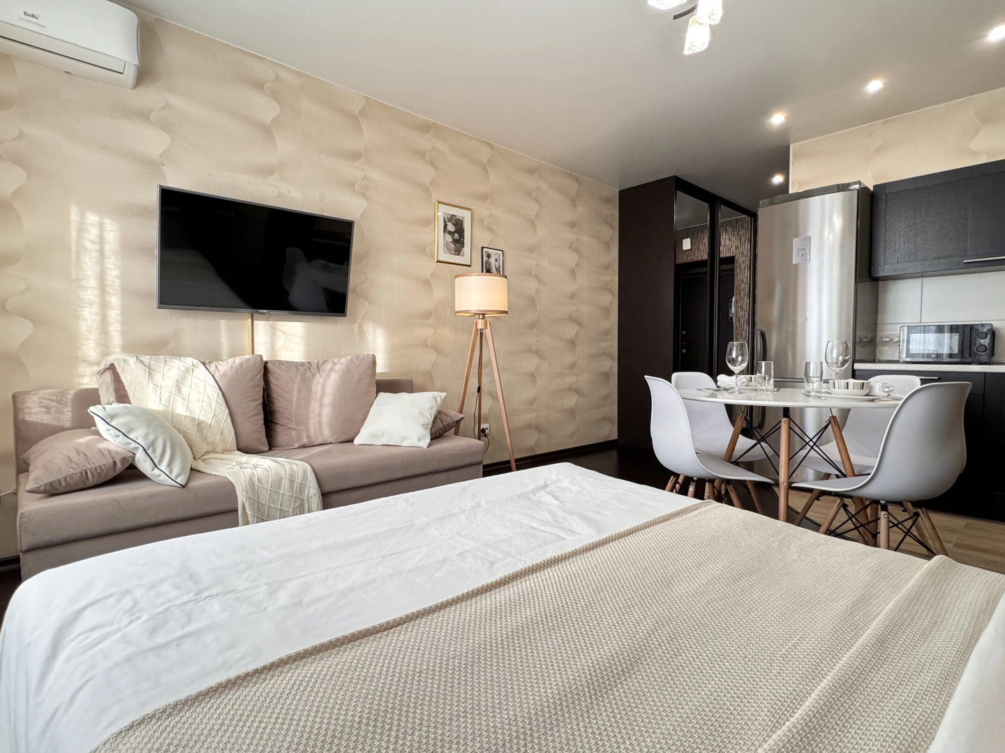 Апартаменты Hugge Place на Лазурной [Объект 133]