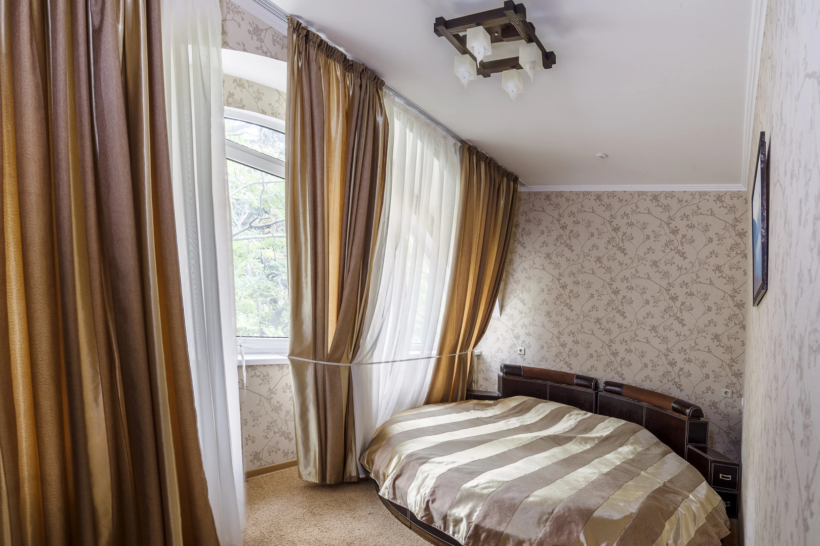 Отель Равенна